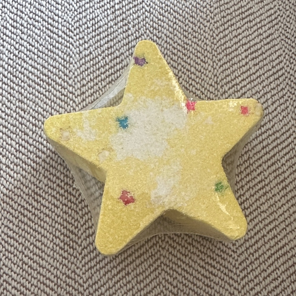 Yellow Star-Shaped Bath Bomb with Confetti Stars new and sealed